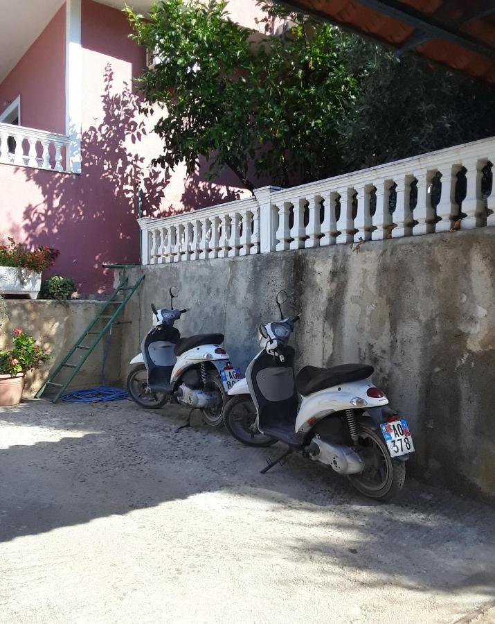 Vila Jakupi Lägenhet Sarandë Exteriör bild